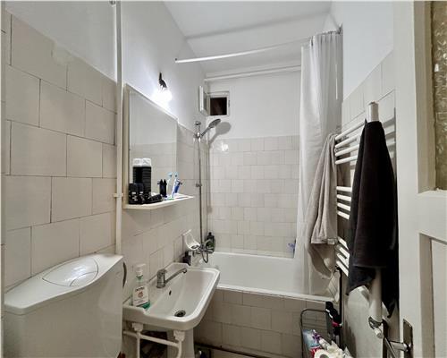 Vanzare Apartament 2 camere, renovat, centrala proprie, Sud, Ploiesti