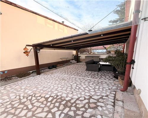 Casa 5 camere lux , cu garaj , beci ,  Ploiesti , ultracentral