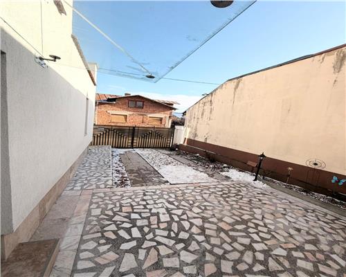 Casa 5 camere lux , cu garaj , beci ,  Ploiesti , ultracentral