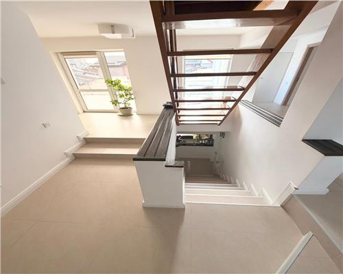 Casa 5 camere lux , cu garaj , beci ,  Ploiesti , ultracentral