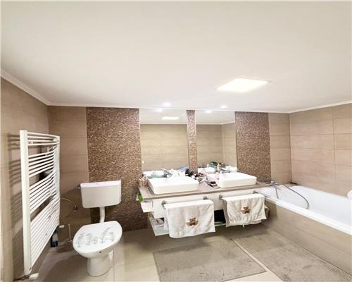 Casa 5 camere lux , cu garaj , beci ,  Ploiesti , ultracentral