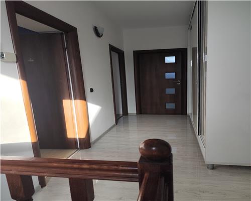 VIla spatioasa 250 mp Baicoi Ciresi