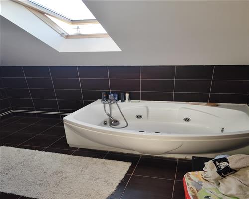 VIla spatioasa 250 mp Baicoi Ciresi