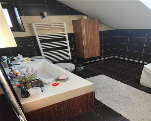 VIla spatioasa 250 mp Baicoi Ciresi