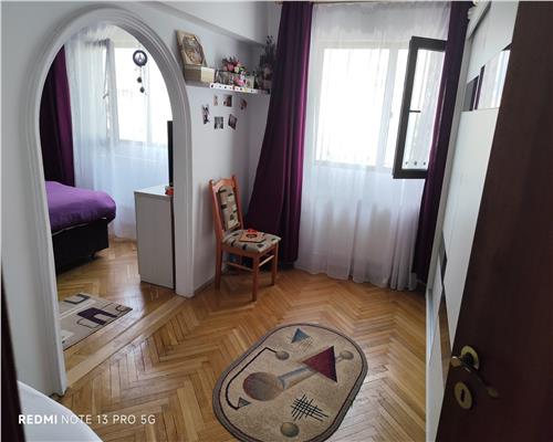Ploiesti Mega Image 4 camere, 85 mp sc