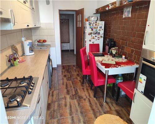 Ploiesti Mega Image 4 camere, 85 mp sc