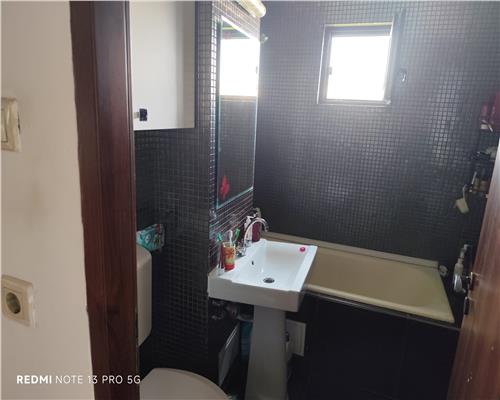 Ploiesti Mega Image 4 camere, 85 mp sc