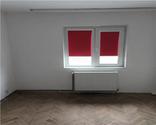 Podu Inalt 3 camere etaj 4