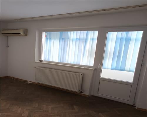 Podu Inalt 3 camere etaj 4