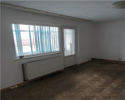 Podu Inalt 3 camere etaj 4