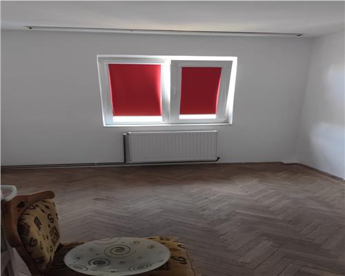 Podu Inalt 3 camere etaj 4