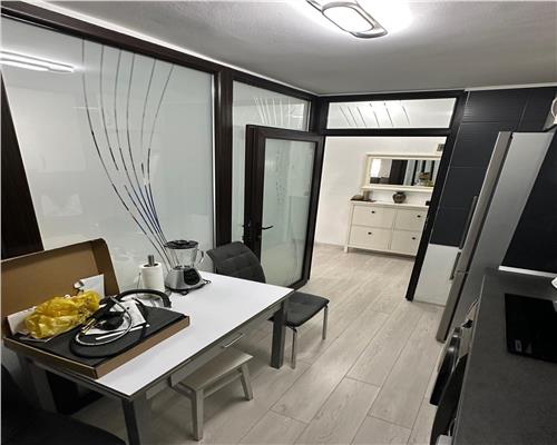 Apartament renovat complet 2 camere Plopeni