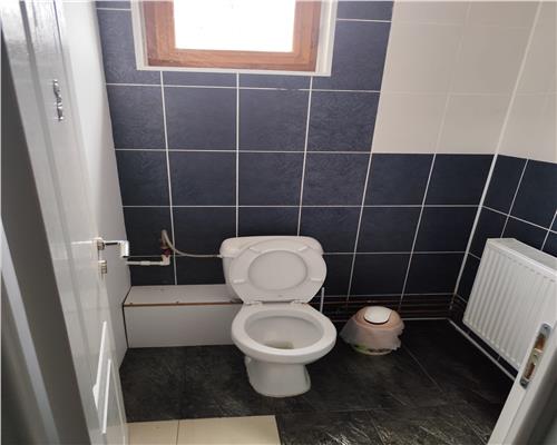 Spatiu comercial de inchiriat central Baicoi