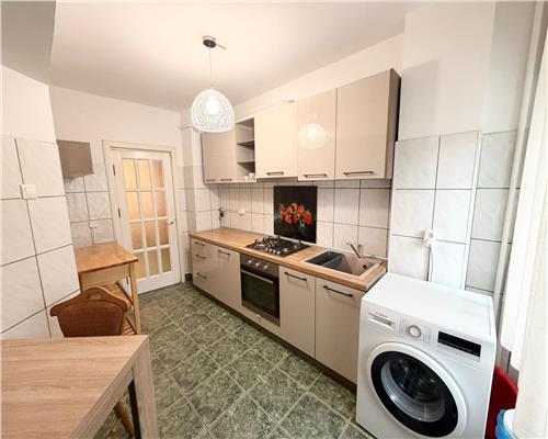 Apartament 3 camere, decomandat, Ploiesti, zona Gh. Doja.