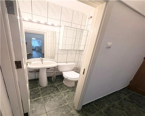 Apartament 3 camere, decomandat, Ploiesti, zona Gh. Doja.