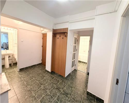 Apartament 3 camere, decomandat, Ploiesti, zona Gh. Doja.