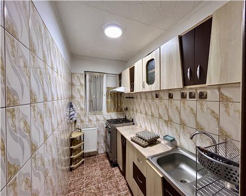 Vanzare apartament 2 camere, semidecomandat,  Lamaita, Ploiesti