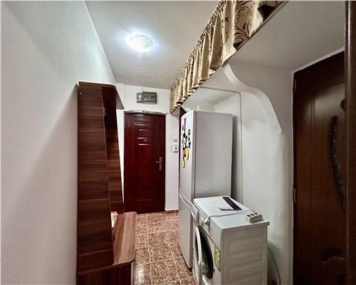 Vanzare apartament 2 camere, semidecomandat,  Lamaita, Ploiesti