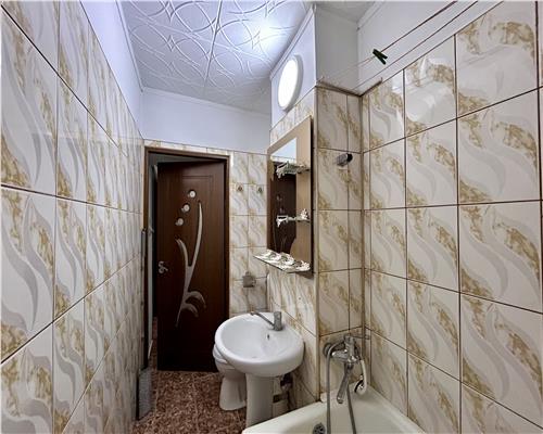 Vanzare apartament 2 camere, semidecomandat,  Lamaita, Ploiesti