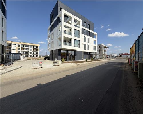 Spatiu comercial parter de bloc, Ploiesti, Albert.