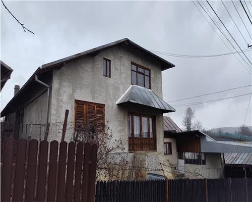 Casa Central Baicoi, 145 mp