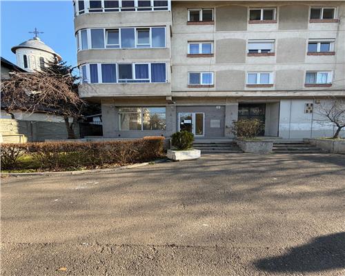 Spatiu comercial, parter de bloc, stradal, Ploiesti, Democratiei