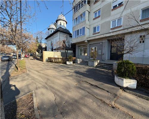 Spatiu comercial, parter de bloc, stradal, Ploiesti, Democratiei