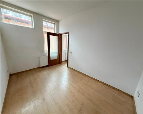 Casa 4 camere, 2 bai, 2 intarari, Ploiesti, zona Gh. Doja.