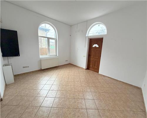 Casa 4 camere, 2 bai, 2 intarari, Ploiesti, zona Gh. Doja.