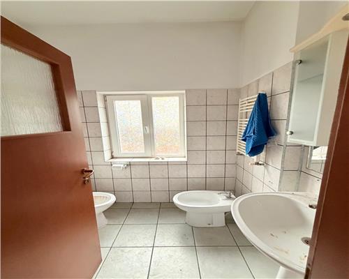 Casa 4 camere, 2 bai, 2 intarari, Ploiesti, zona Gh. Doja.