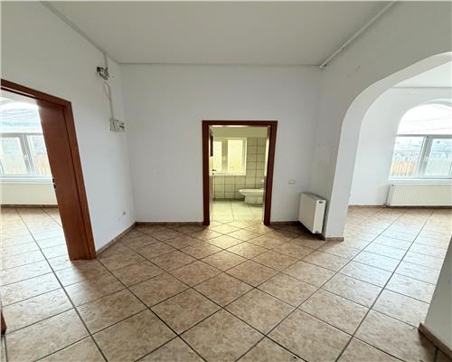 Casa 4 camere, 2 bai, 2 intarari, Ploiesti, zona Gh. Doja.