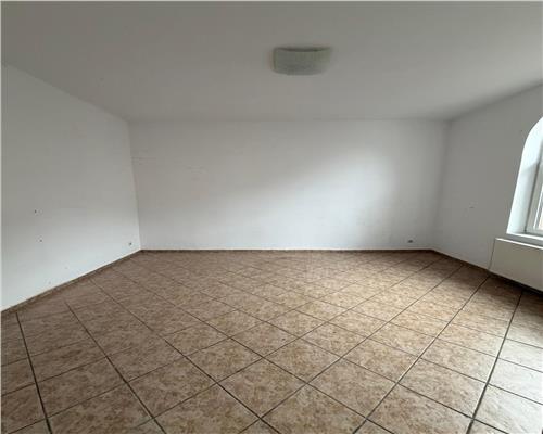 Casa 4 camere, 2 bai, 2 intarari, Ploiesti, zona Gh. Doja.