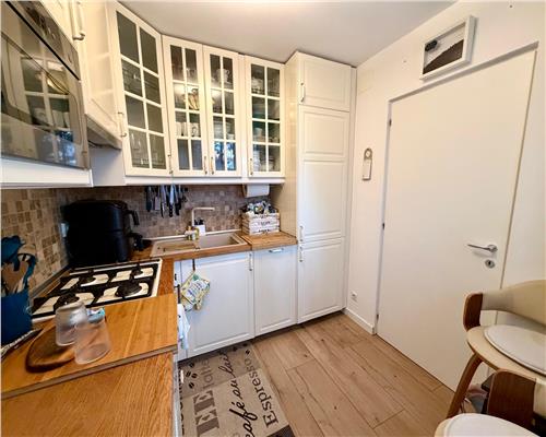 Apartament 2 camere, tip duplex, curte proprie, Ploiesti, zona central