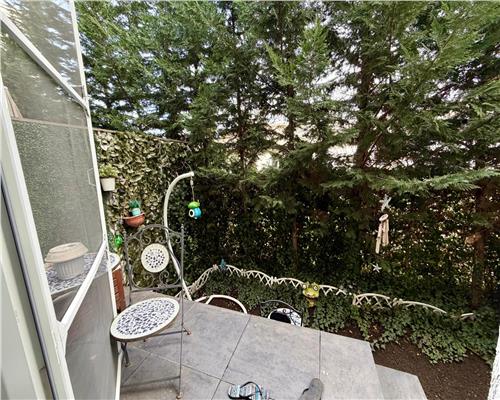 Apartament 2 camere, tip duplex, curte proprie, Ploiesti, zona central