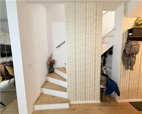 Apartament 2 camere, tip duplex, curte proprie, Ploiesti, zona central