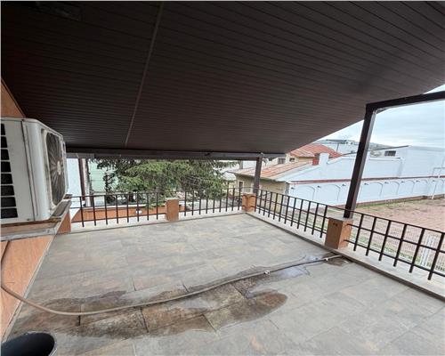 Casa 5 camere, in Ploiesti, zona Bd. Castanilor/ Gara de Sud.