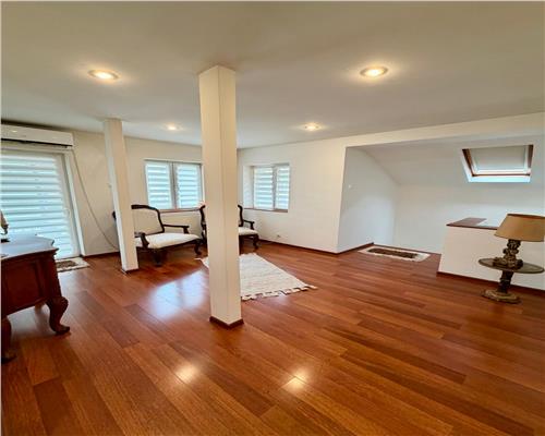 Casa 5 camere, in Ploiesti, zona Bd. Castanilor/ Gara de Sud.