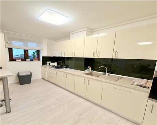 Apartament 3 camere, parcare proprie, Ploiesti, Cartier Albert.