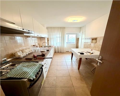 Apartament 3 camere, in Ploiesti, zona Parcul Mihai Viteazul.