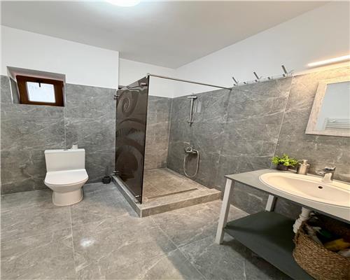 Garsoniera dubla, centrala, parcare proprie, Ploiesti,Sala Sporturilor