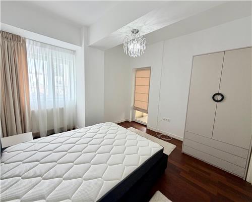 Apartament 4 camere, 2 parcari subterane, Ploiesti, ultracentral.