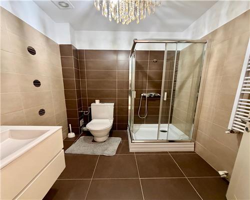 Apartament 4 camere, 2 parcari subterane, Ploiesti, ultracentral.