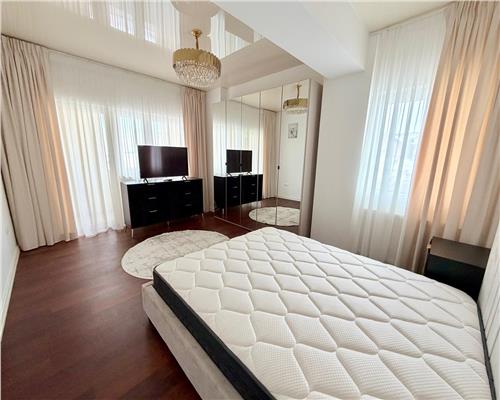 Apartament 4 camere, 2 parcari subterane, Ploiesti, ultracentral.