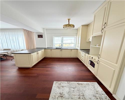 Apartament 4 camere, 2 parcari subterane, Ploiesti, ultracentral.