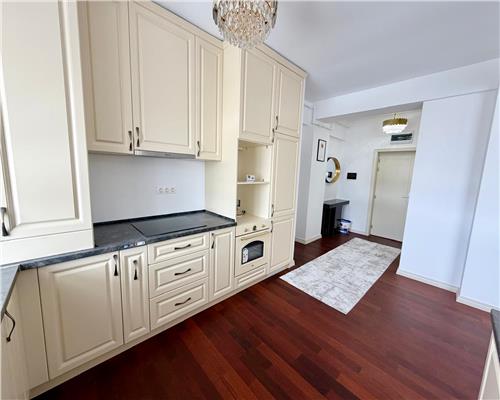 Apartament 4 camere, 2 parcari subterane, Ploiesti, ultracentral.