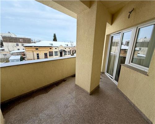 Apartament 4 camere, 2 parcari subterane, Ploiesti, ultracentral.