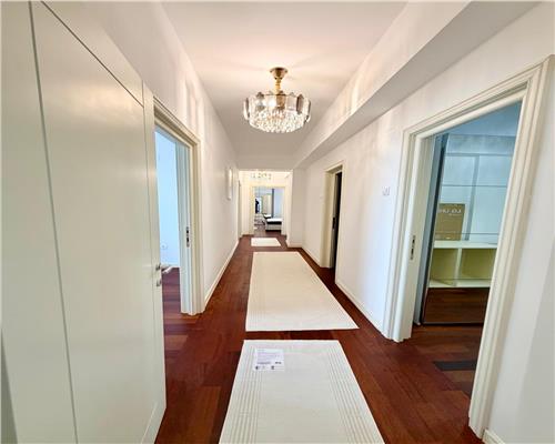 Apartament 4 camere, 2 parcari subterane, Ploiesti, ultracentral.