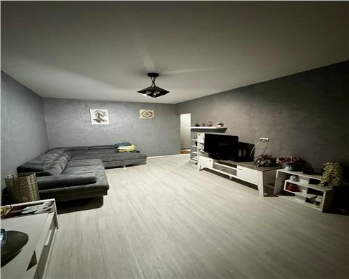 Apartament 3 camere, decomandat, Ploiești, Democratiei/ Bd. Castanilor