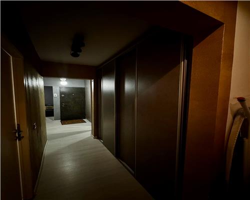 Apartament 3 camere, decomandat, Ploiești, Democratiei/ Bd. Castanilor