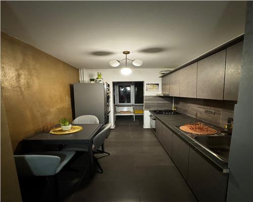 Apartament 3 camere, decomandat, Ploiești, Democratiei/ Bd. Castanilor